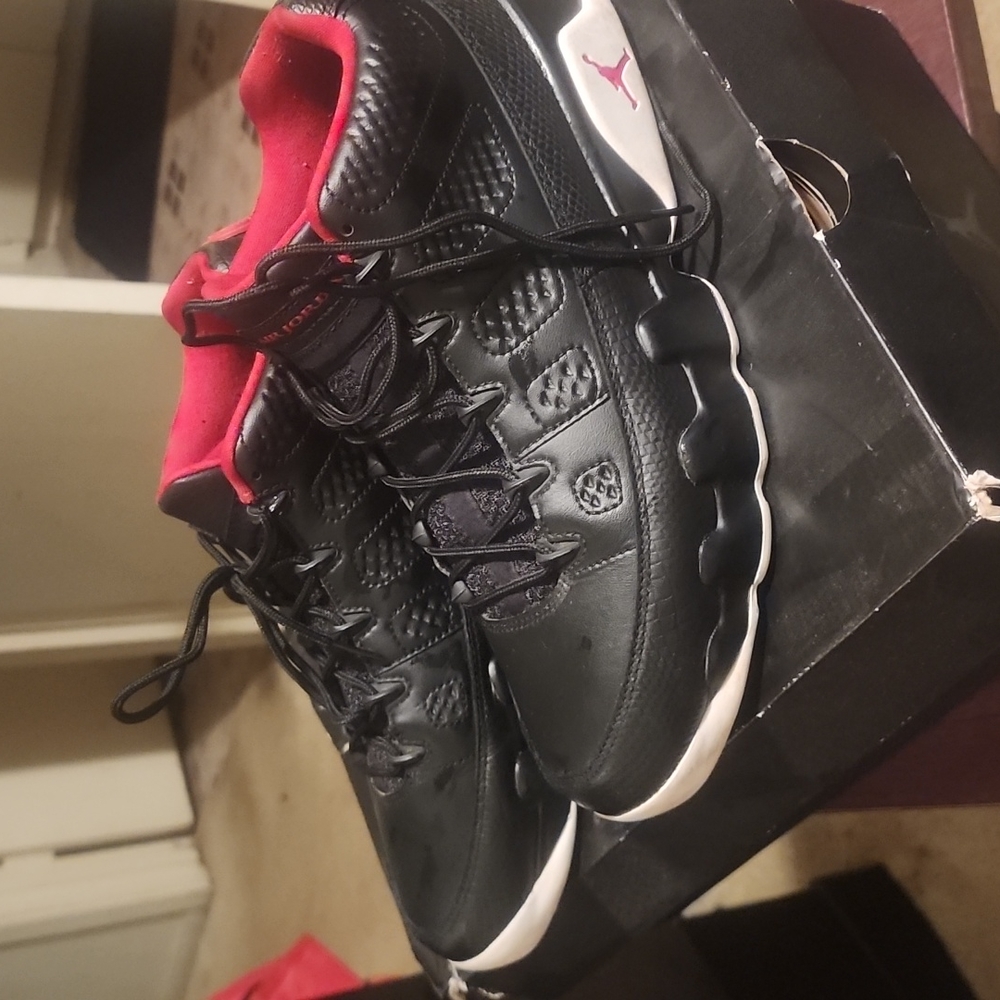 Jordan 9 low Bred